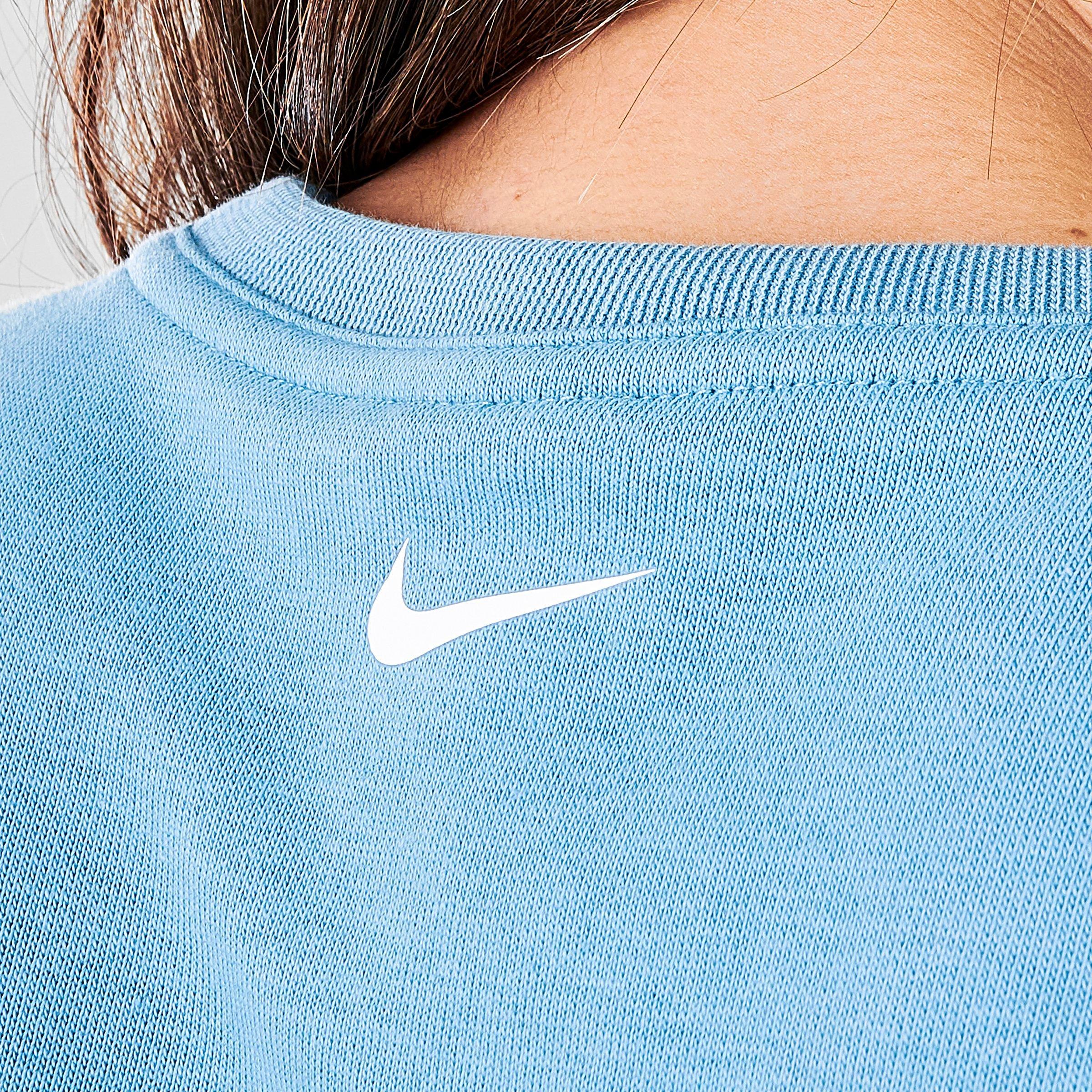 nike dri fit crew neck sweatshirt