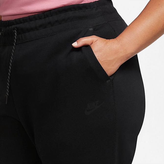 On Model 6 view of Women's Nike Sportswear Tech Fleece Jogger Pants (Plus Size) in Black/Black Click to zoom