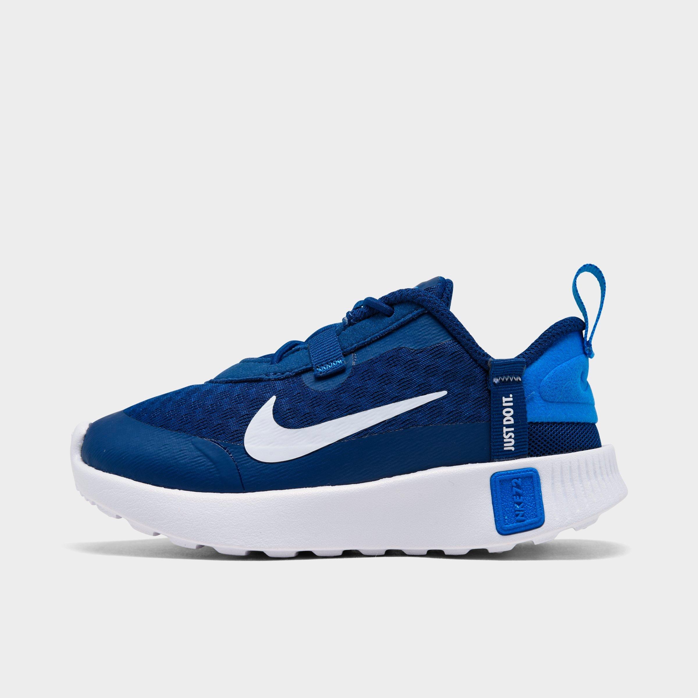 boys training shoes