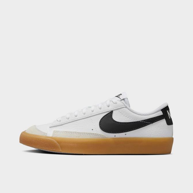 Right view of Big Kids' Nike Blazer Low '77 Casual Shoes in White/Gum Light Brown/Anthracite Click to zoom