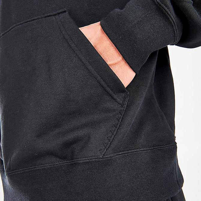 On Model 6 view of Men's Jordan Jumpman Fleece Pullover Hoodie in Black Click to zoom