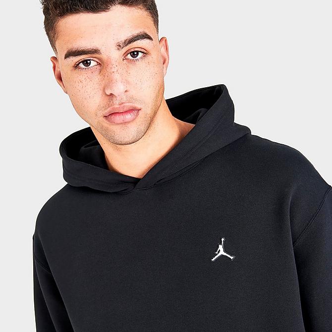 On Model 5 view of Men's Jordan Essentials Fleece Pullover Hoodie in Black Click to zoom
