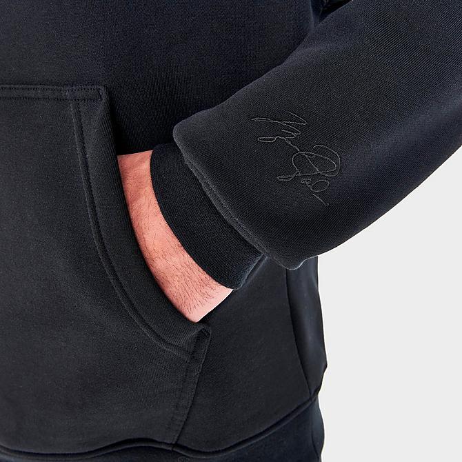 On Model 6 view of Men's Jordan Essentials Fleece Pullover Hoodie in Black Click to zoom
