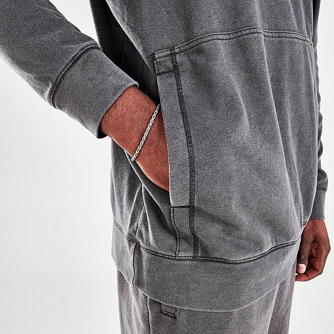 On Model 5 view of Men's Jordan Dri-FIT Air Fleece Pullover Hoodie in Black/White Click to zoom