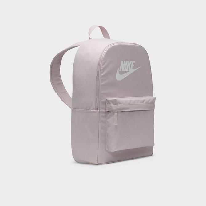 Nike best sale 25l backpack