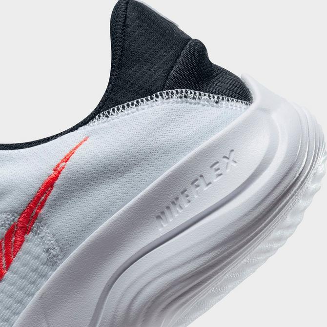 Up close : Nike Flex Experience Rn 11 Next Nature : Black White : 2022 