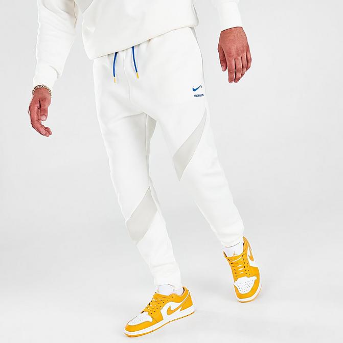 Front view of Men's Nike Sportswear Swoosh Tech Fleece Jogger Pants in Sail Click to zoom