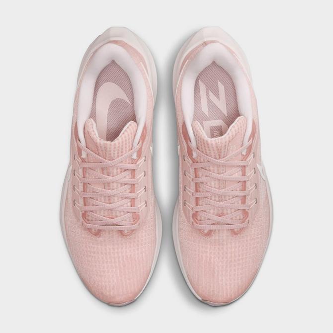 Nike pink colour on sale shoes