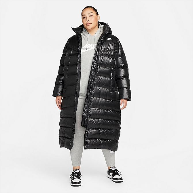 Front Three Quarter view of Women's Nike Sportswear Therma-FIT City Series Long Parka in Black/White Click to zoom
