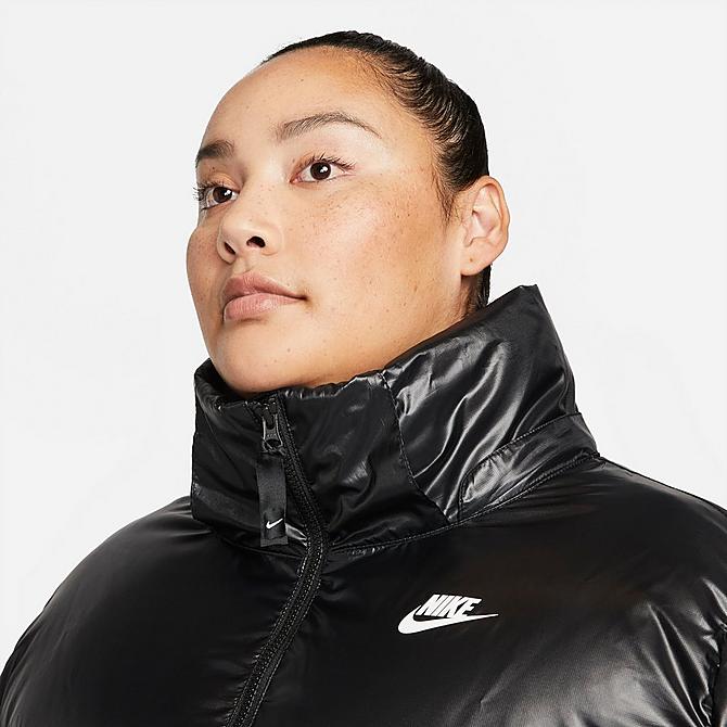 On Model 5 view of Women's Nike Sportswear Therma-FIT City Series Long Parka in Black/White Click to zoom