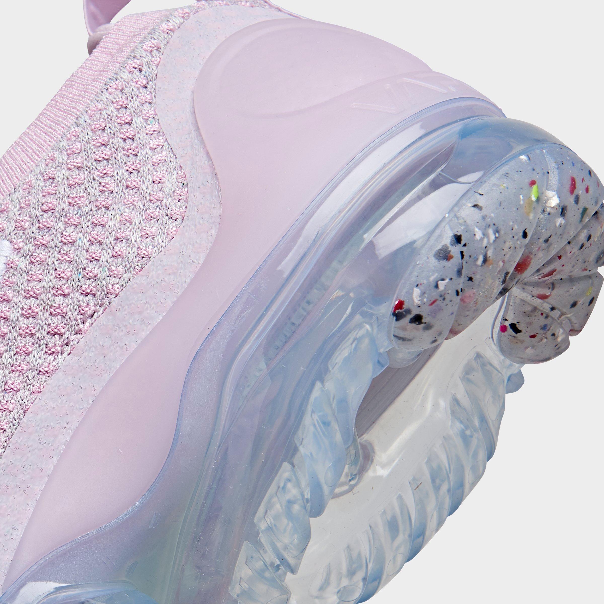 vapormax women finish line