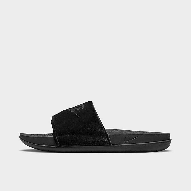 Right view of Women's Nike OffCourt SE Slide Sandals in Black/Black/Black Click to zoom