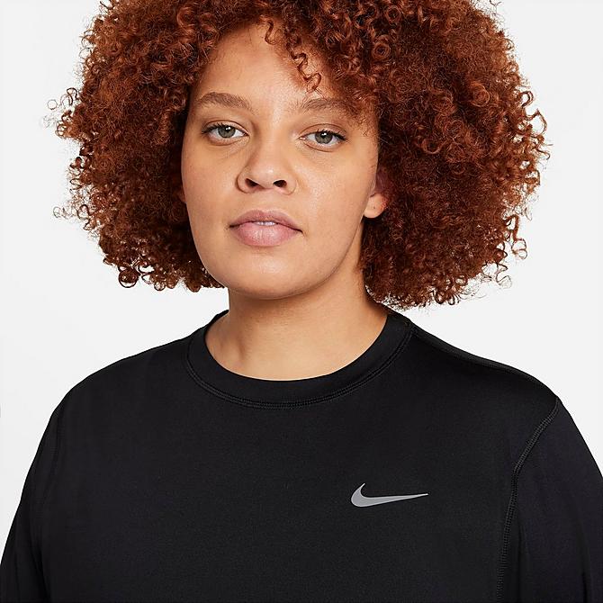 On Model 6 view of Women's Nike Dri-FIT Element Crewneck Training Top (Plus Size) in Black Click to zoom