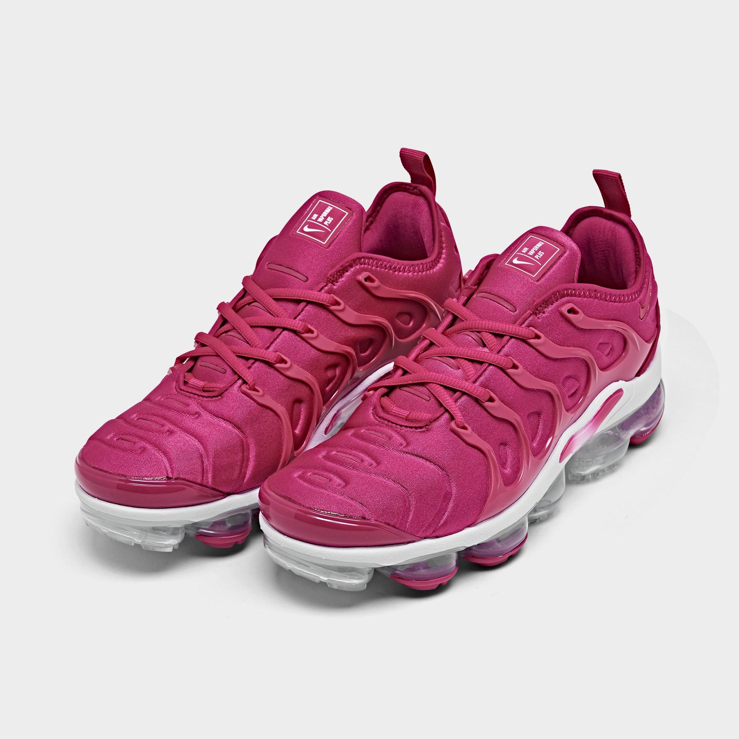 pink vapormax finish line