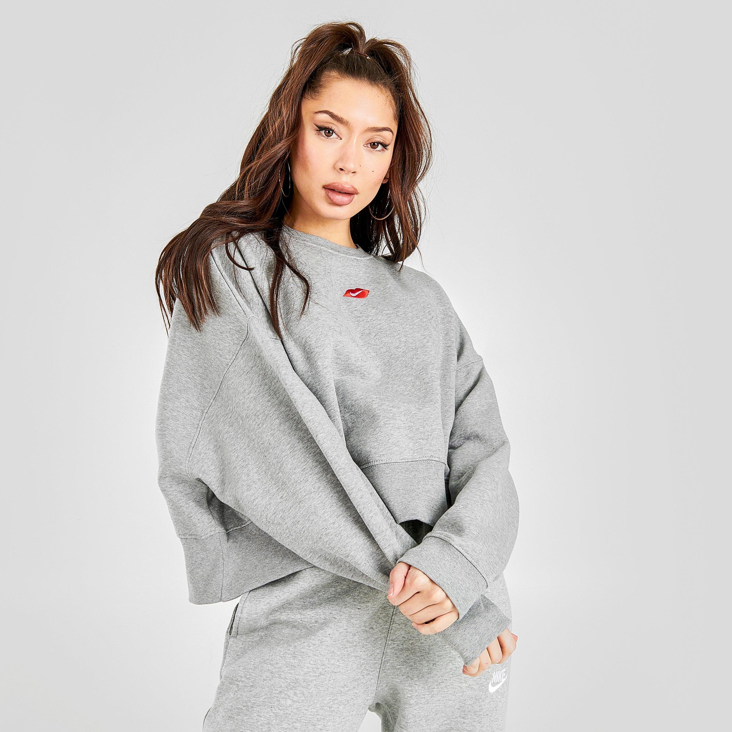 nike pullover crewneck