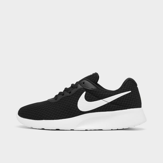 Nike tanjun shop slip resistant