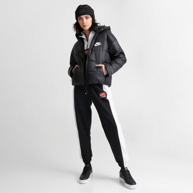 Women's Nike Sportswear Therma-FIT Repel Hooded Classic Puffer Jacket|  Finish Line
