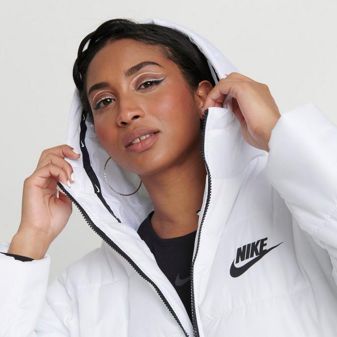 prosa alto Por favor mira Women's Nike Sportswear Therma-FIT Repel Hooded Classic Puffer Jacket|  Finish Line