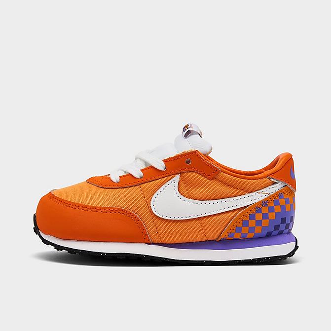 Right view of Kids’ Toddler Nike Waffle Trainer 2 SE Casual Shoes in Kumquat/White/Psychic Purple/Court Purple Click to zoom