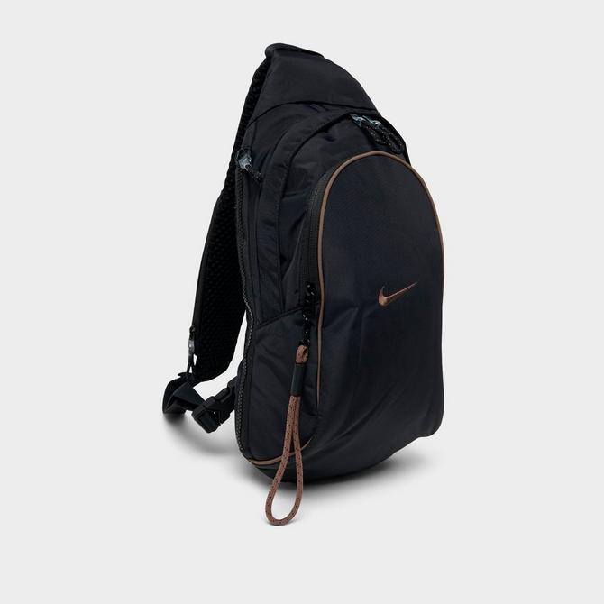 Nike Sportswear Essentials Tote (25L).