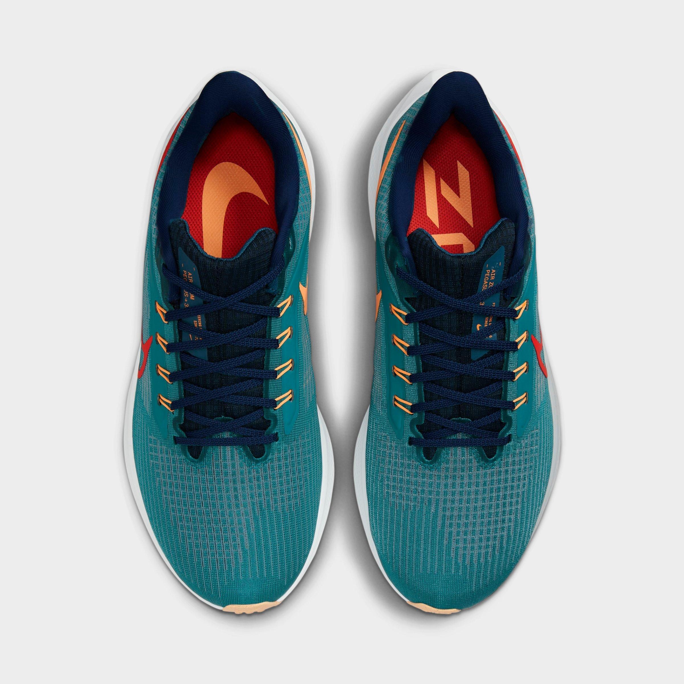 wide nike running shoes mens