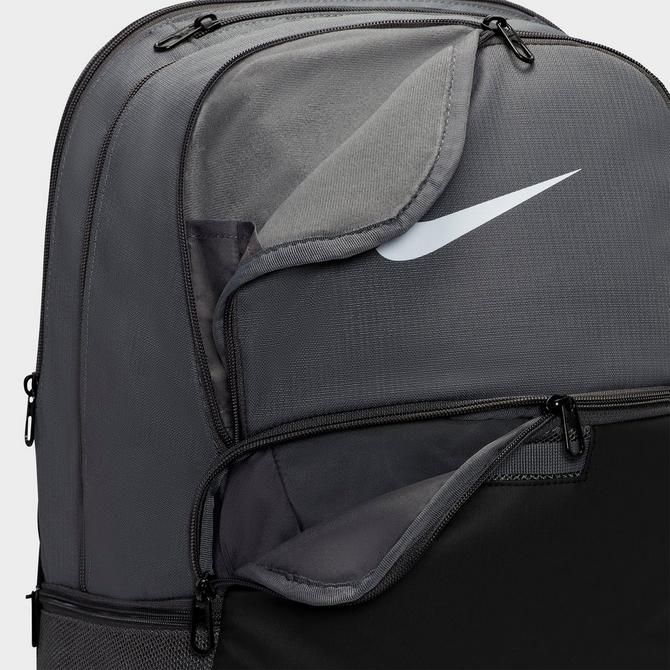 Nike Brasilia (Small) Training Duffel Bag Flint Grey/Black/White Size Small  : : Clothing, Shoes & Accessories