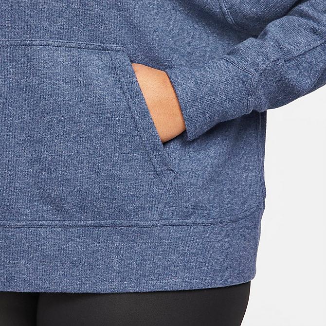 On Model 5 view of Women's Nike Therma-FIT Half-Zip Training Sweatshirt (Plus Size) in Thunder Blue/Heather/White Click to zoom