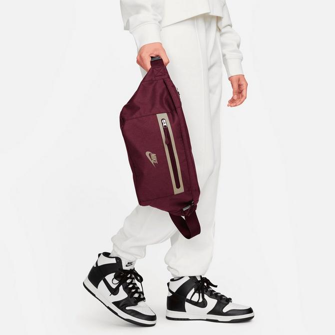 Nike fanny store pack finish line