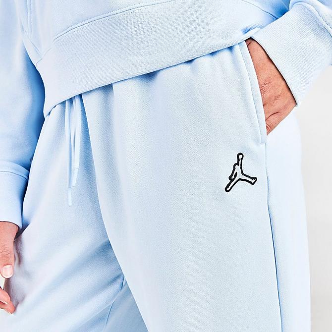 On Model 5 view of Women's Jordan Essentials Fleece Jogger Pants in Celestine Blue Click to zoom