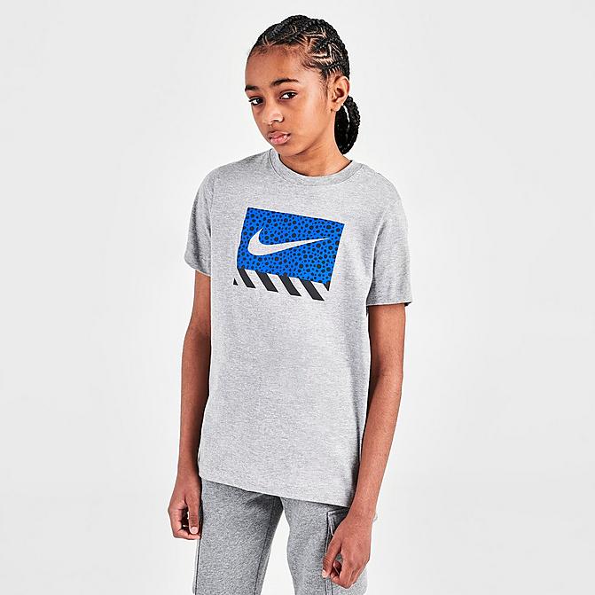 Front view of Kids' Nike Swoosh Speckle T-Shirt in Dark Grey Heather Click to zoom
