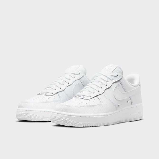 Nike Women's Air Force 1 '07 SE Shoes