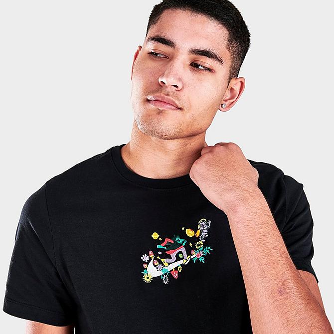 On Model 6 view of Men's Nike Sportswear Graphic Logo Twist T-Shirt in Black Click to zoom