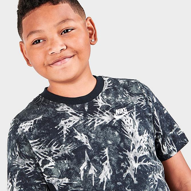 On Model 5 view of Boys' Nike Sportswear Camo Leaf T-Shirt in Black Click to zoom