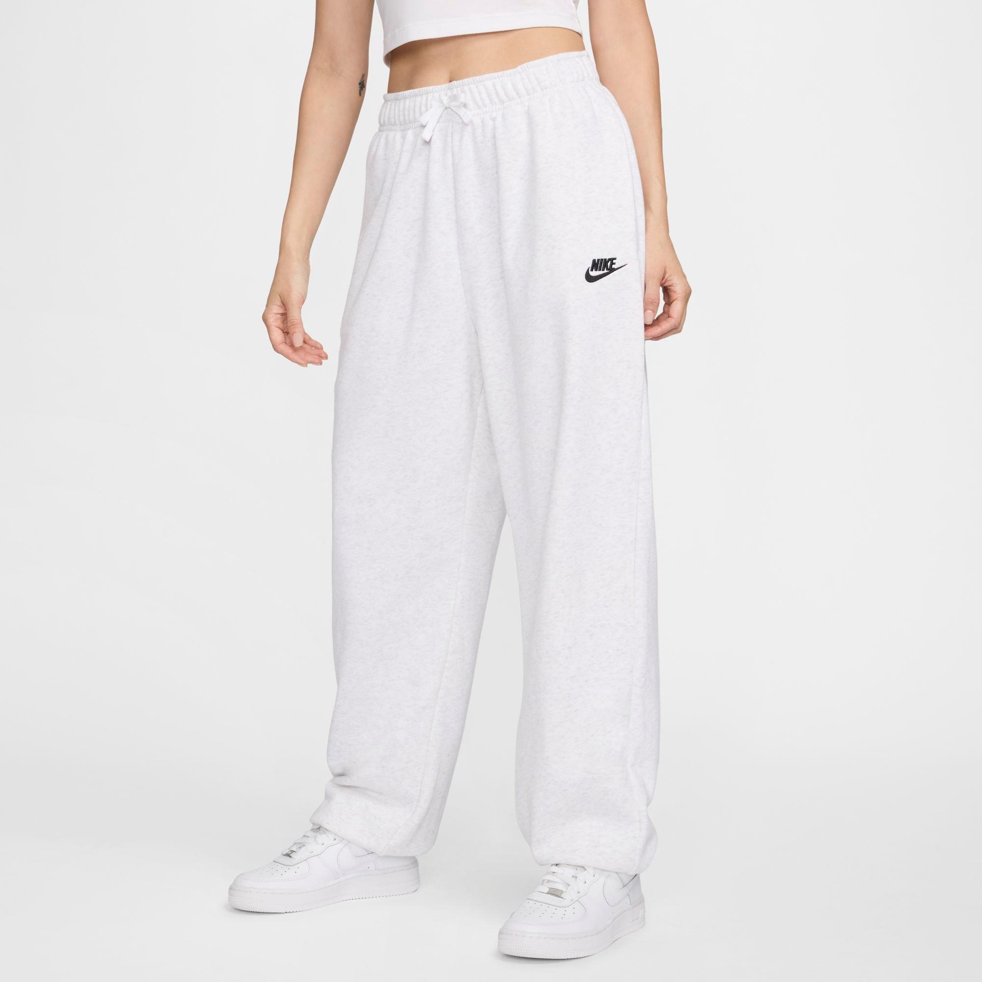 Women's Nike Sportswear Club Fleece Mid-Rise Oversized Sweatpants