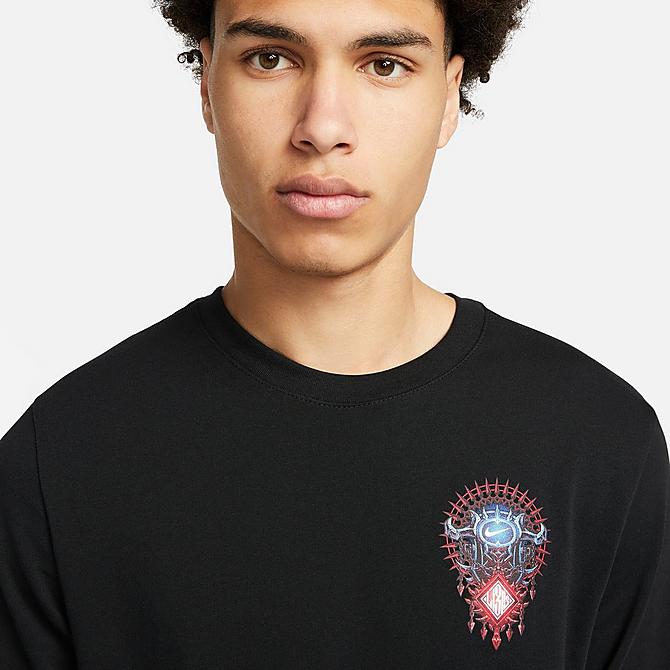 [angle] view of Men's Nike England Soccer Graphic Long-Sleeve T-Shirt in Black Click to zoom