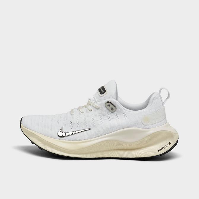 Finish line nike women's best sale running shoes