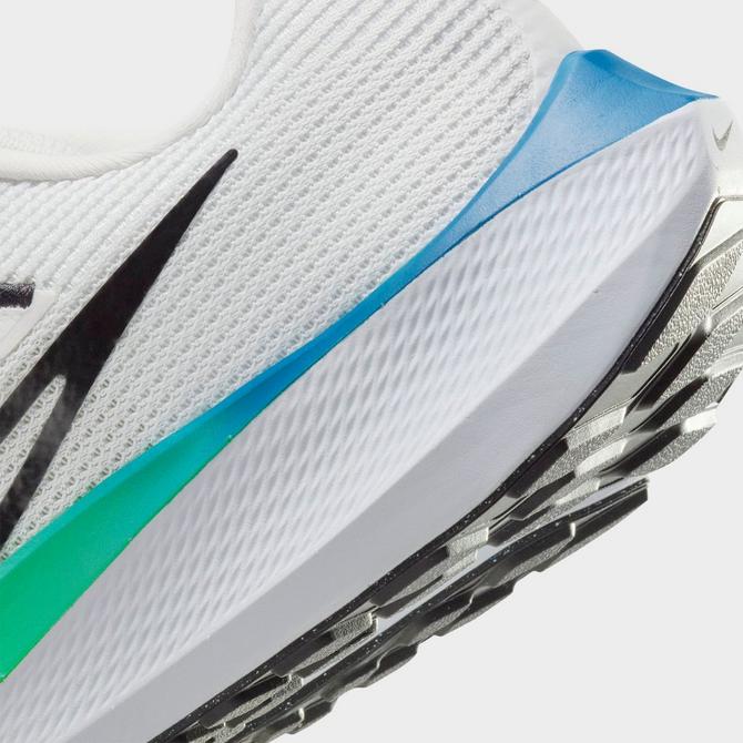 Front view of Men's Nike Air Zoom Pegasus 40 Running Shoes in White/Black/Photon Dust/Wolf Grey Click to zoom