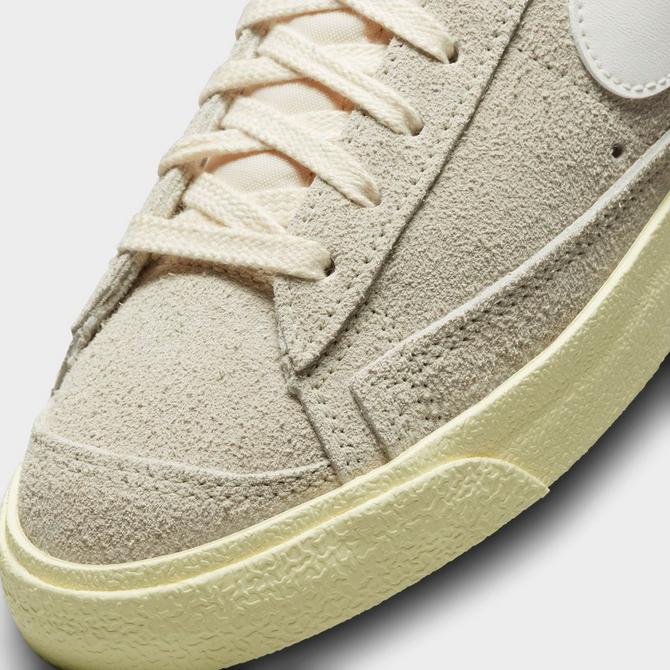 Nike blazer 2024 low womens suede