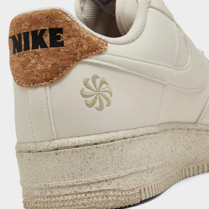 Nike Men's Air Force 1 '07 LV8 Shoes