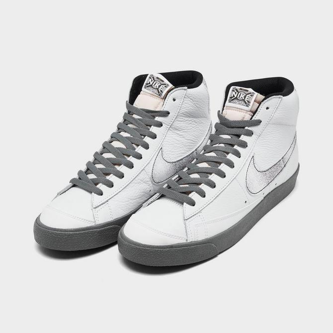 Nike Men's Blazer Mid '77 SE Casual Shoes