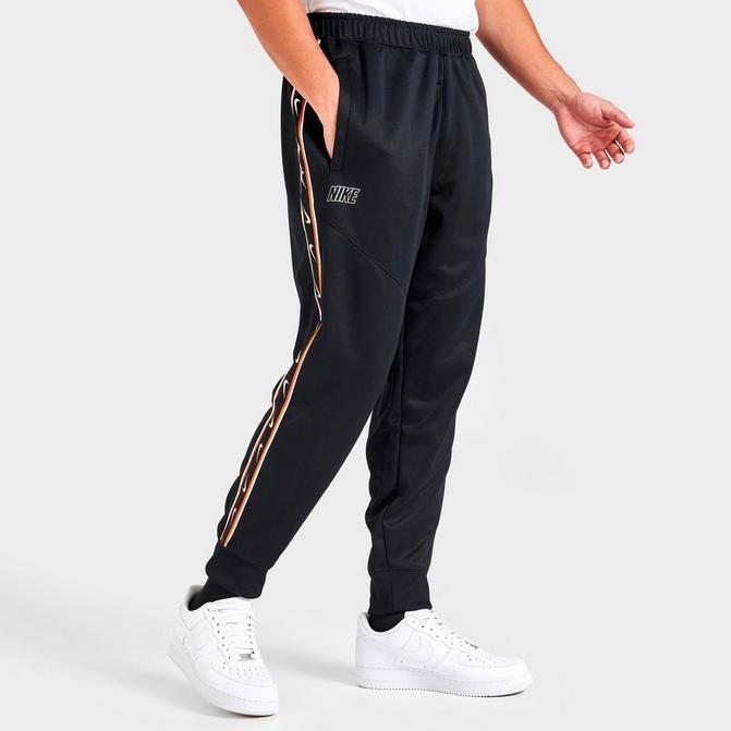 nike repeat joggers black