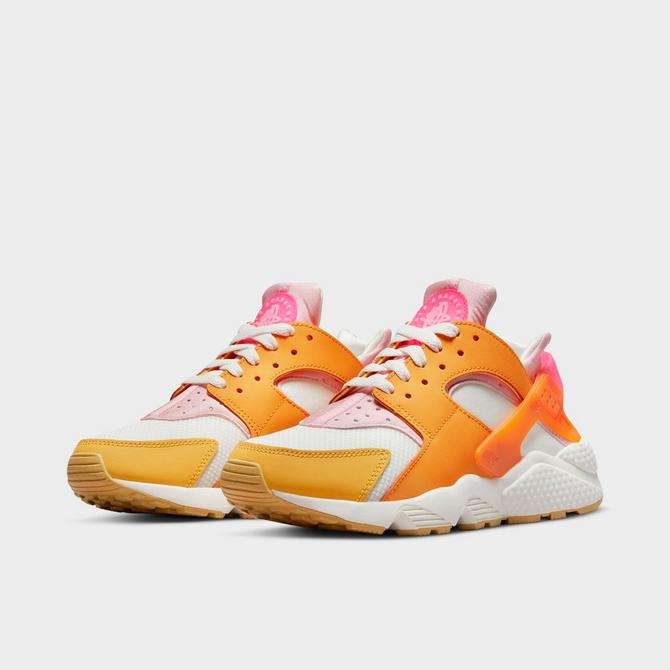 Womens pink 2024 nike huarache shoes