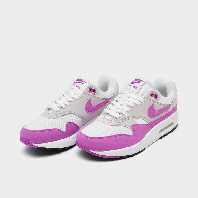 Womans nike hotsell air max 1