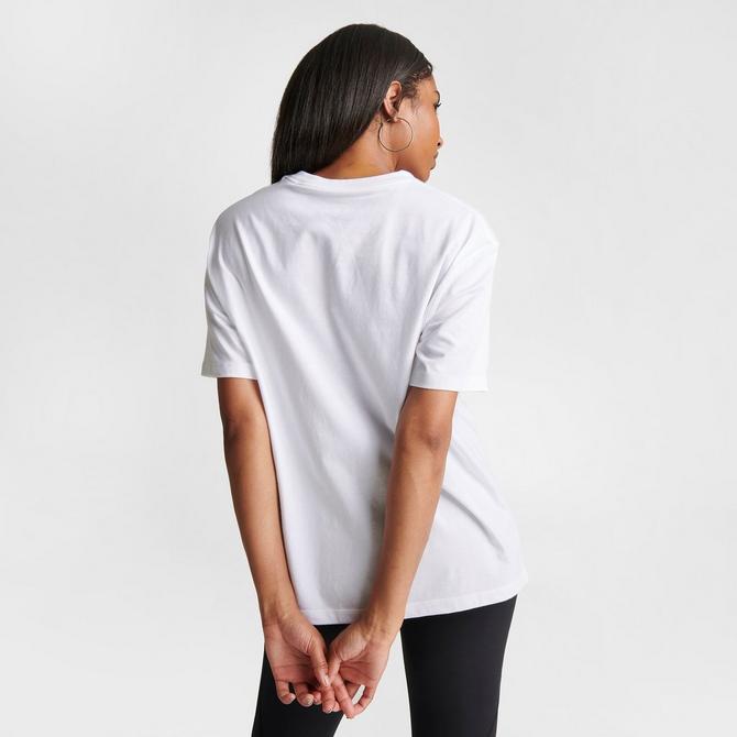 Nike Graphic Boyfriend T-Shirt in White