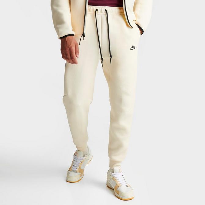 Nike sweatsuit store finish line