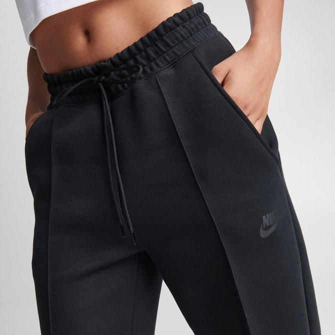 Nike Women's Sportswear Essential Fleece Pants (L, Black) : :  Clothing & Accessories