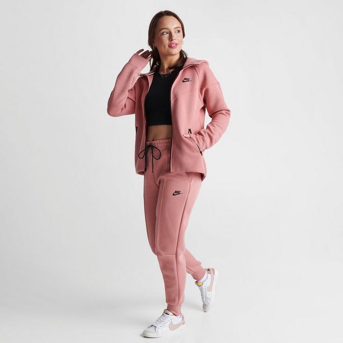 Female nike hotsell tech suit