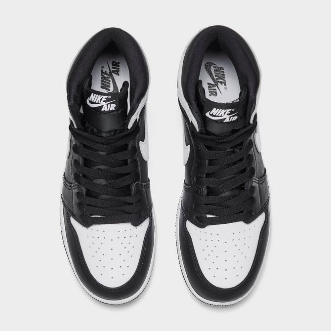 Jordan retro outlet 1 black white