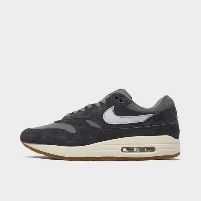 Nike air max on sale more casual shoes