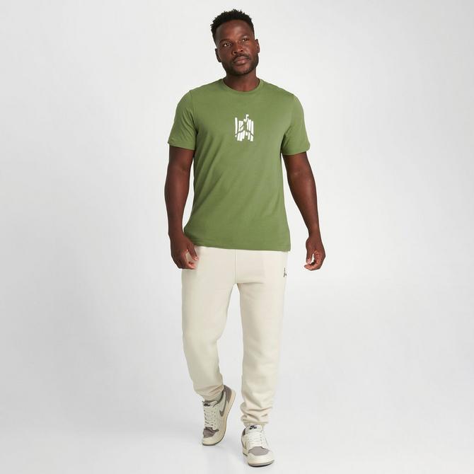 Grey and best sale green graphic tee